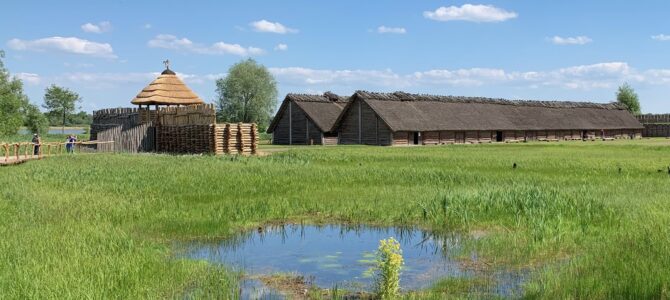 Biskupin : zobaczcie jak żyli nasi przodkowie