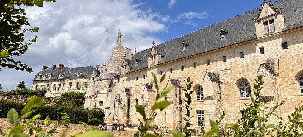 Opactwo Królewskie w Fontevraud i Zamek Saumur Opactwo Królewskie w Fontevraud i Zamek Saumur