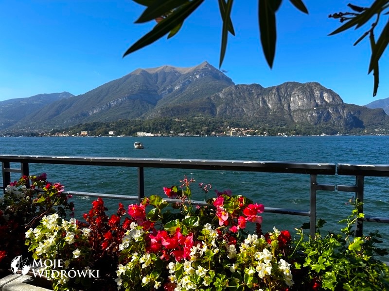 Bellagio - widok z głównego deptaka na jezioro Como