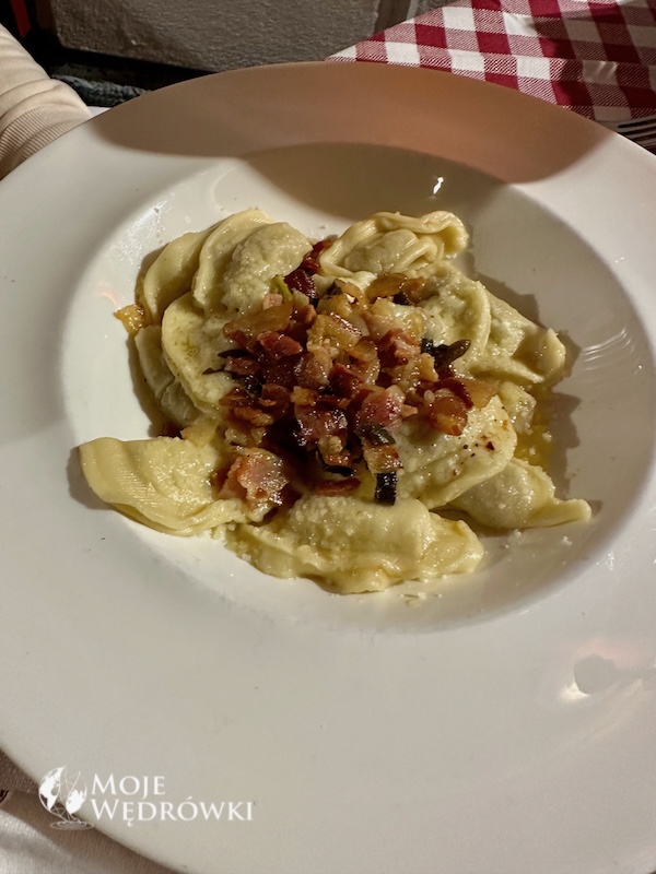 Casoncelli di pasta fresca alla bergamasca al burro fuso e salvia selvatica