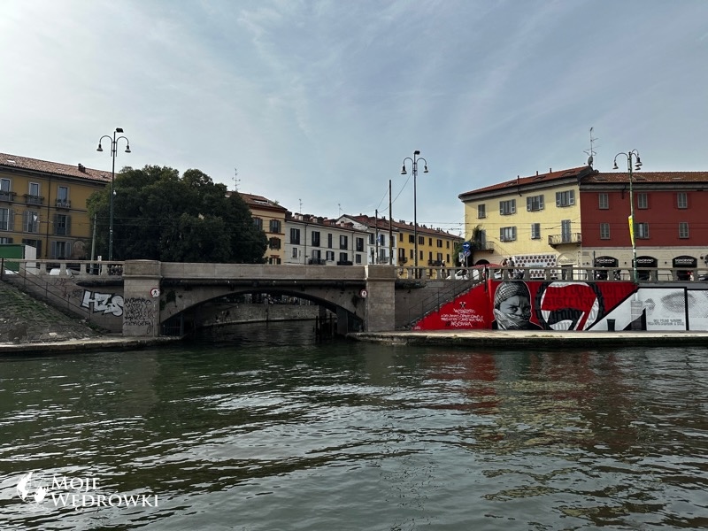 Wyjście z portu do kanałów Navigli.